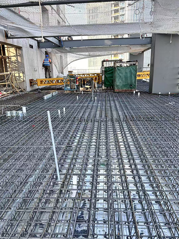 Floor panel